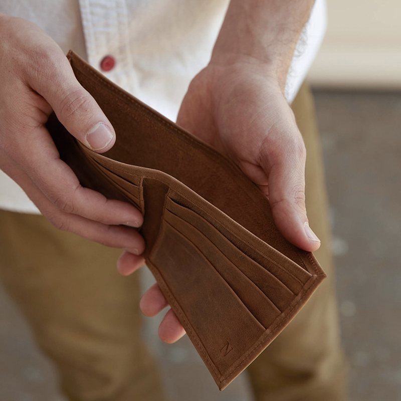 Nisolo Brewer Ethical Leather Wallet | Oscea Sustainable Gifts for Him