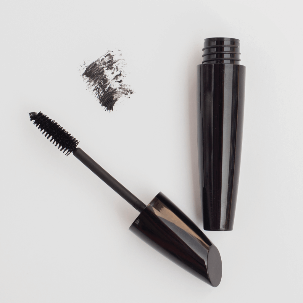Clean Mascara And Our Beauty Editor's Favorites | Oscea | Clean Beauty
