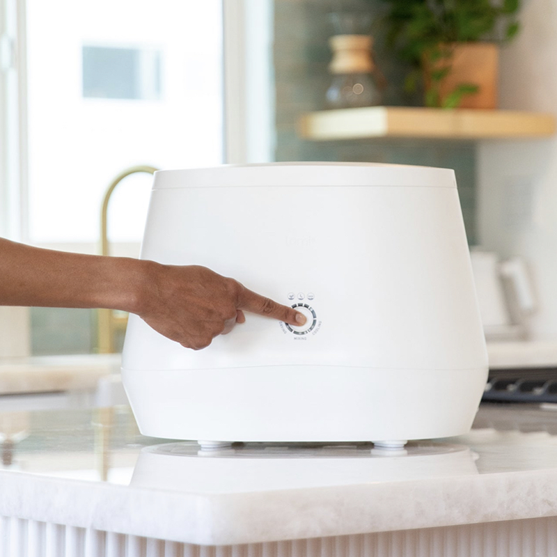 Lomi Countertop Composter | Oscea Sustainable Gifts for Her