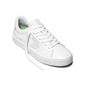 Cariuma Low Top Leather Salvas Sneakers | Oscea Sustainable Gifts for Him 
