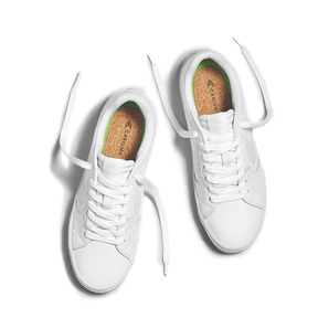 Cariuma Low Top Leather Salvas Sneakers | Oscea Sustainable Gifts for Him